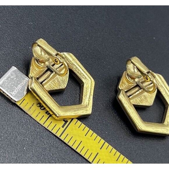 Crown Trifari Vintage Gold Tone Black Enamel Clip On Door Knocker Earrings - Picture 9 of 10
